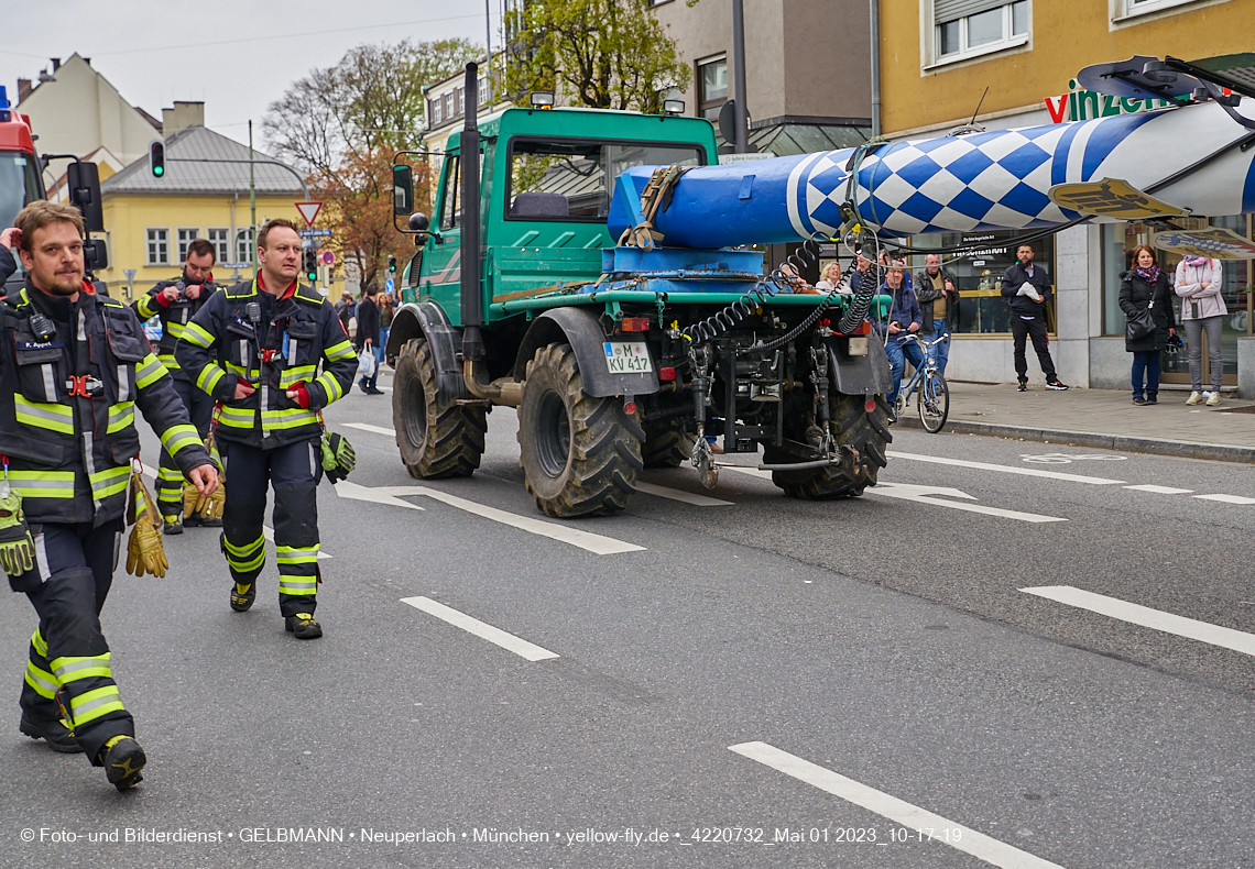 01.05.2023 - Maibaumaufstellung in Berg am Laim